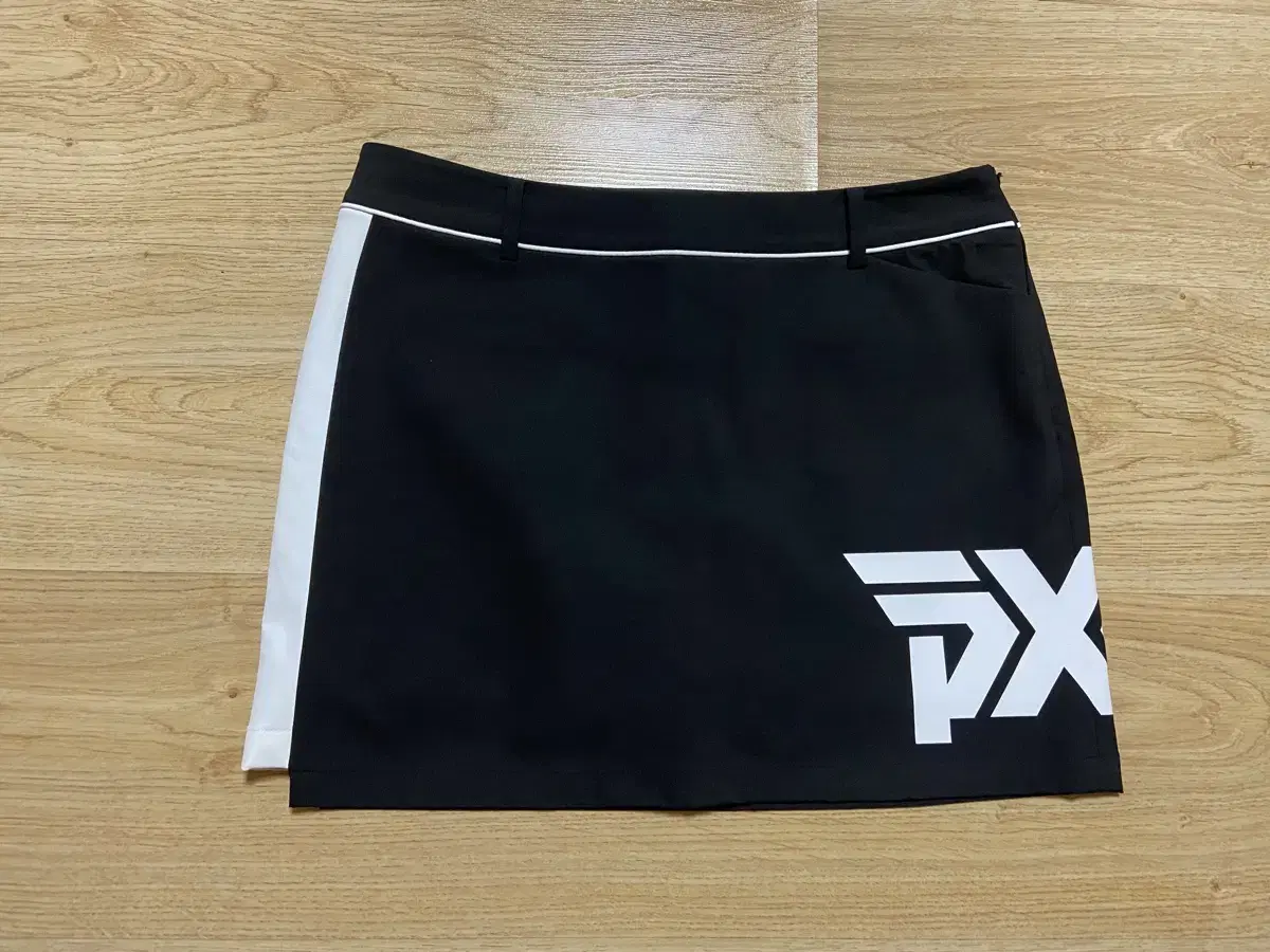 PXG 먀장정품 스커트 M사이즈